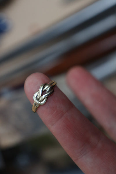 1986 VINTAGE 9ct LOVERS KNOT RING SIZE N