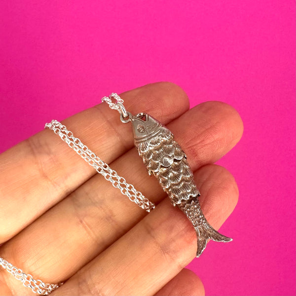 SILVER VINTAGE 70s ARTICULATED FISH CHARM