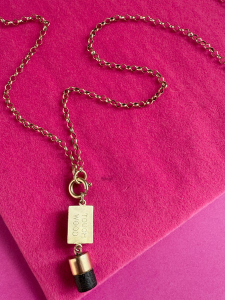 1960 9CT GOLD + EBONY VINTAGE TOUCH WOOD TALISMAN CHARM