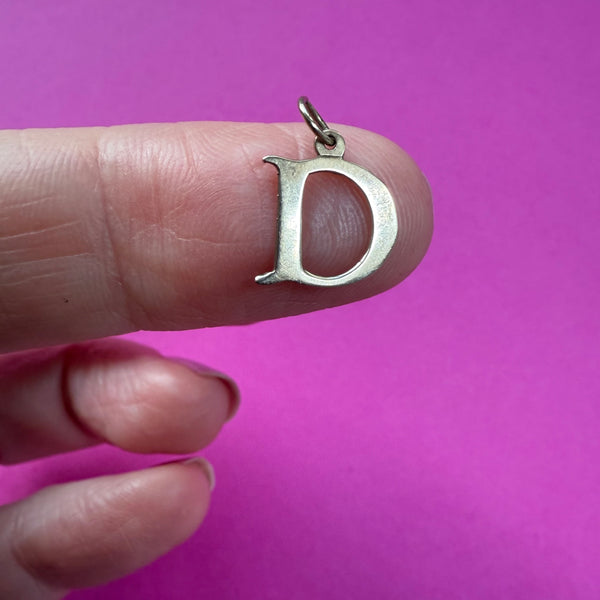 VINTAGE 9CT D INITIAL CHARM