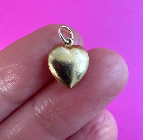 RESERVED 9ct VINTAGE LARGE PUFFY HEART CHARM