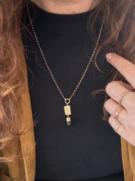 1960 9CT GOLD + EBONY VINTAGE TOUCH WOOD TALISMAN CHARM