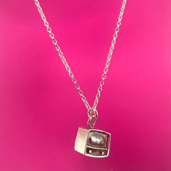 VINTAGE RETRO TELEVISION CHARM