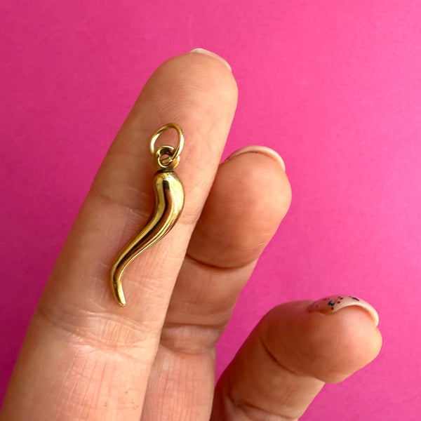 VINTAGE ITALIAN UNOAERRE 9ct HORN OF PLENTY CHARM 2.2mm