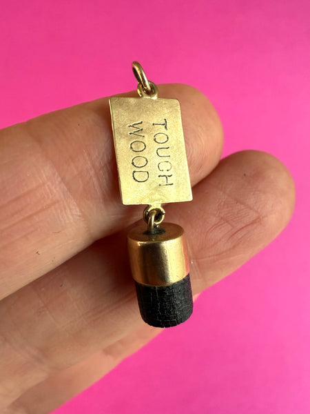 1960 9CT GOLD + EBONY VINTAGE TOUCH WOOD TALISMAN CHARM