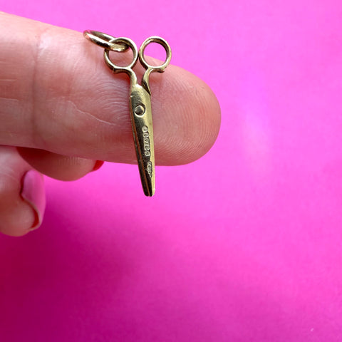 1960 9ct ARTICULATED SCISSORS CHARM