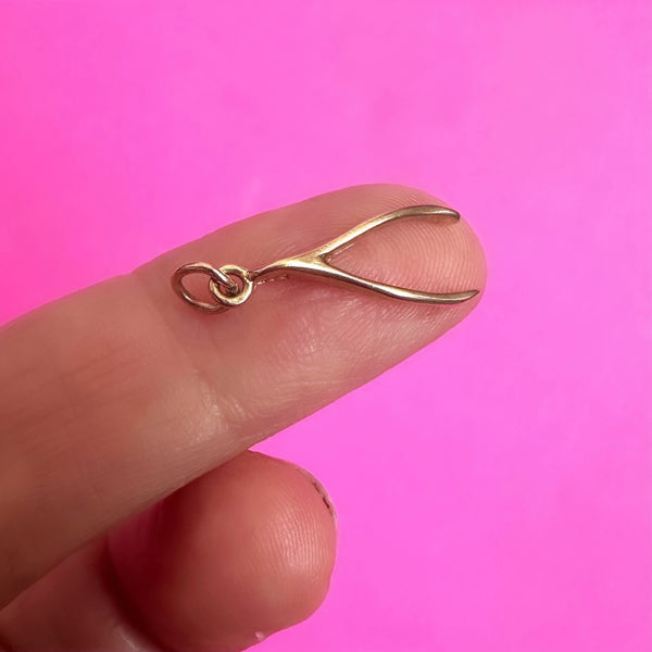 1986 9CT GOLD WISHBONE CHARM
