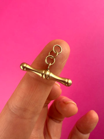 VINTAGE 9ct T-BAR CHARM PENDANT