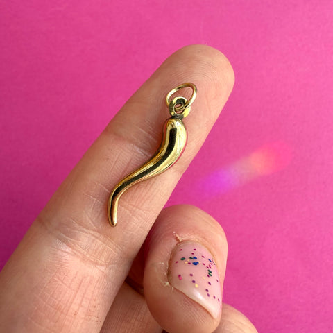 VINTAGE ITALIAN UNOAERRE 9ct HORN OF PLENTY CHARM 2.2mm