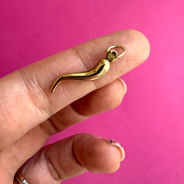 VINTAGE ITALIAN UNOAERRE 9ct HORN OF PLENTY CHARM 2.2mm