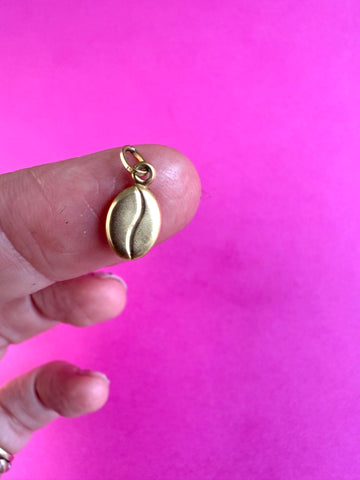VINTAGE 9CT LUCKY COFFEE BEAN CHARM