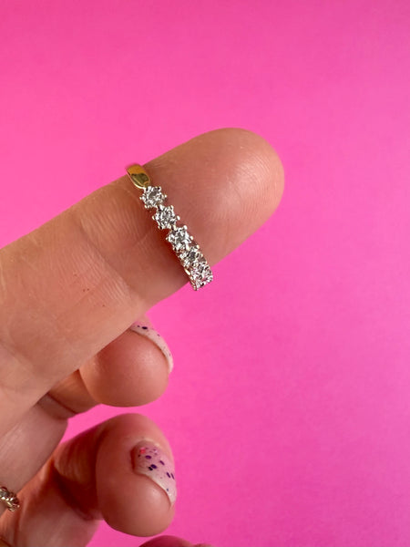 VINTAGE 9CT GOLD AND DIAMOND 7 STARS RING - SIZE M