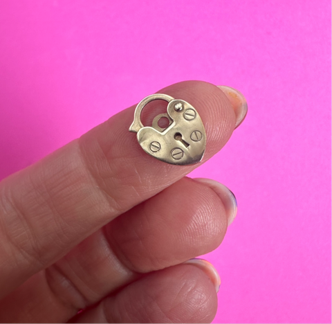 TEENY VINTAGE SMALL 9CT PADLOCK