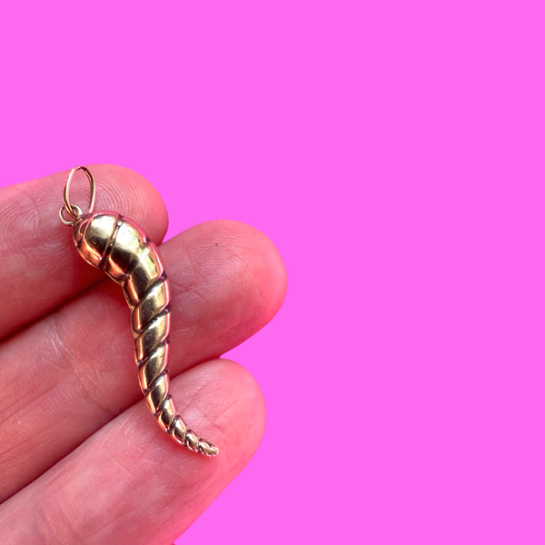 VINTAGE 9CT LARGE TWISTED HORN OF PLENTY