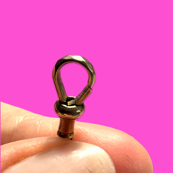 ANTIQUE FACETED 9CT ALBERT CLASP 2.1cm