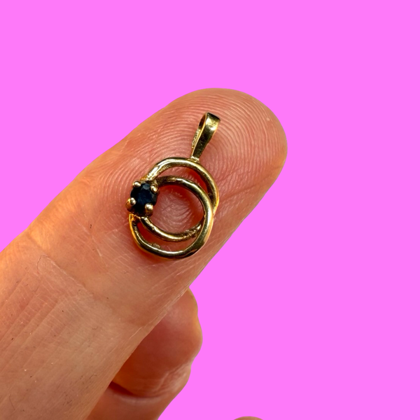 VINTAGE 9ct BLACK ONYX CIRCLES CHARM