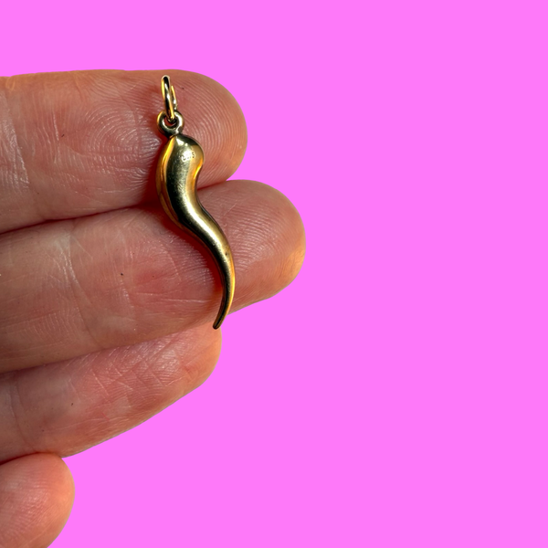 VINTAGE 9ct MEDIUM HORN OF PLENTY CHARM