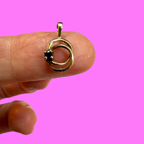 VINTAGE 9ct BLACK ONYX CIRCLES CHARM