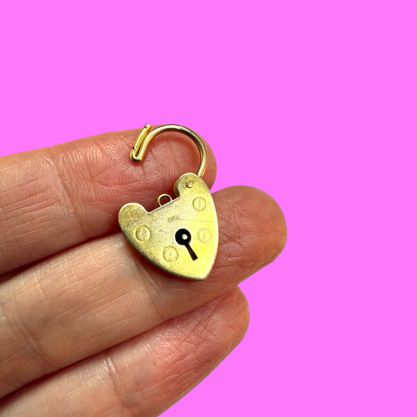 VINTAGE EXTRA LARGE 9CT PADLOCK - 1983