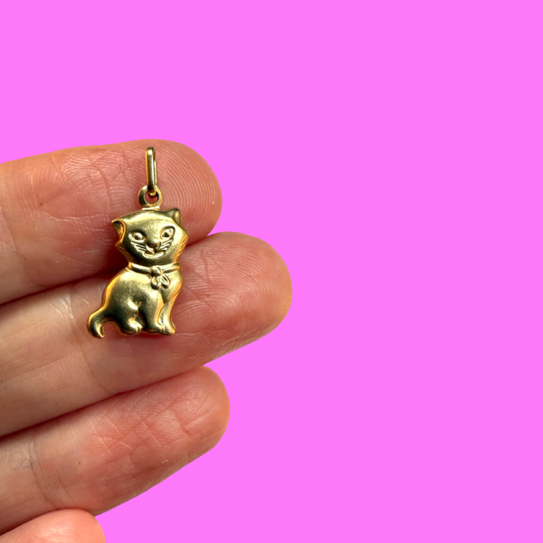 9CT CAT PUSSY BOW CHARM