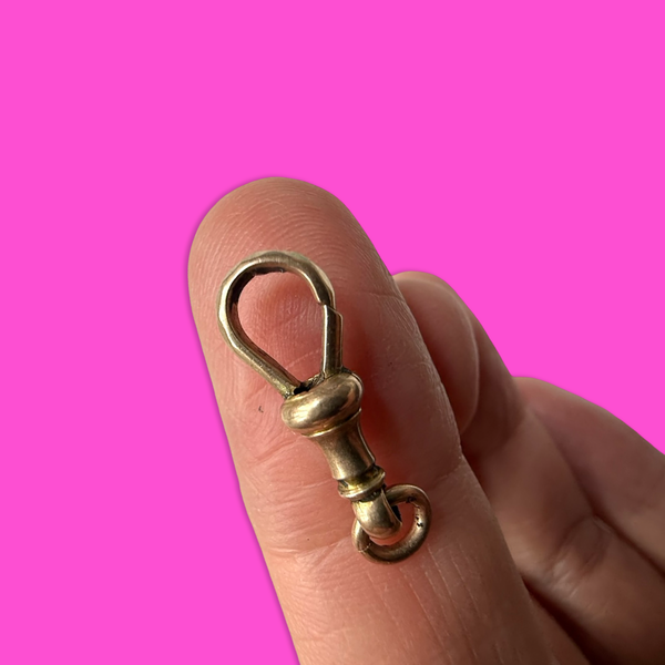 ANTIQUE FACETED 9CT ALBERT CLASP 2.1cm