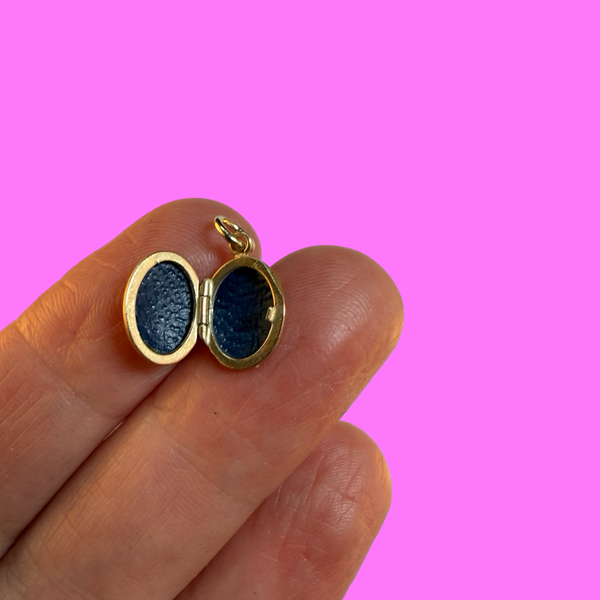 VINTAGE 9ct TEENY LOCKET BEAN CHARM 1993